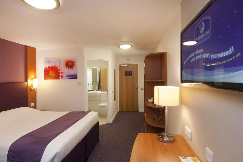 Premier Inn Birmingham City - Aston Ngoại thất bức ảnh